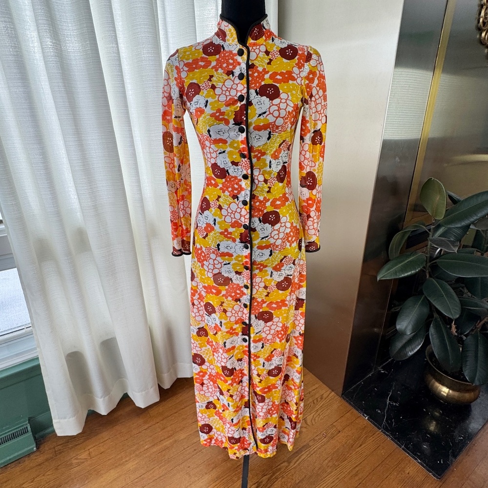 Vintage 1960s housecoat, Vanessa Lingerie, modern size 2 (XS/S)